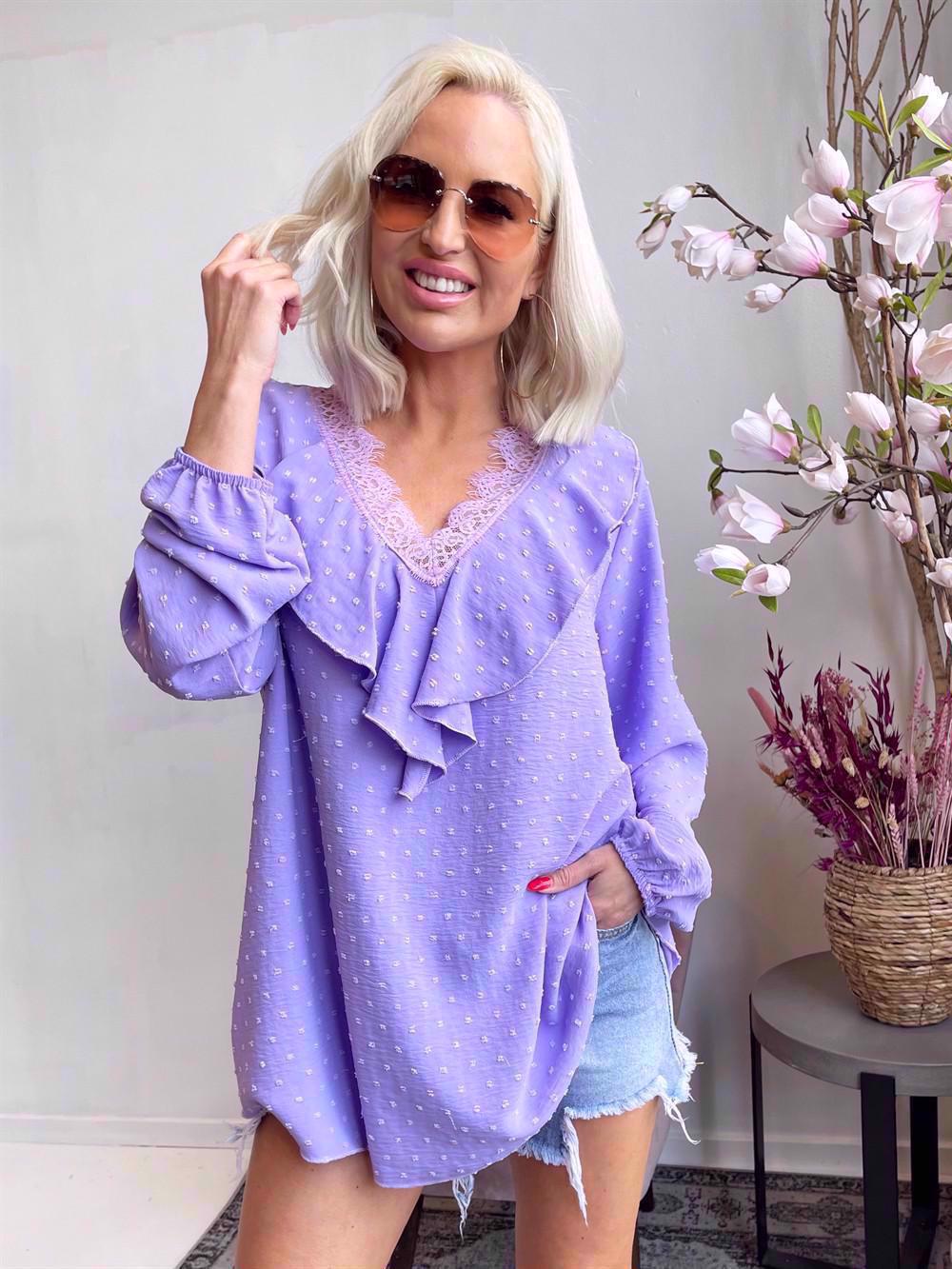 Simone - Tunika med spetskant och volanger